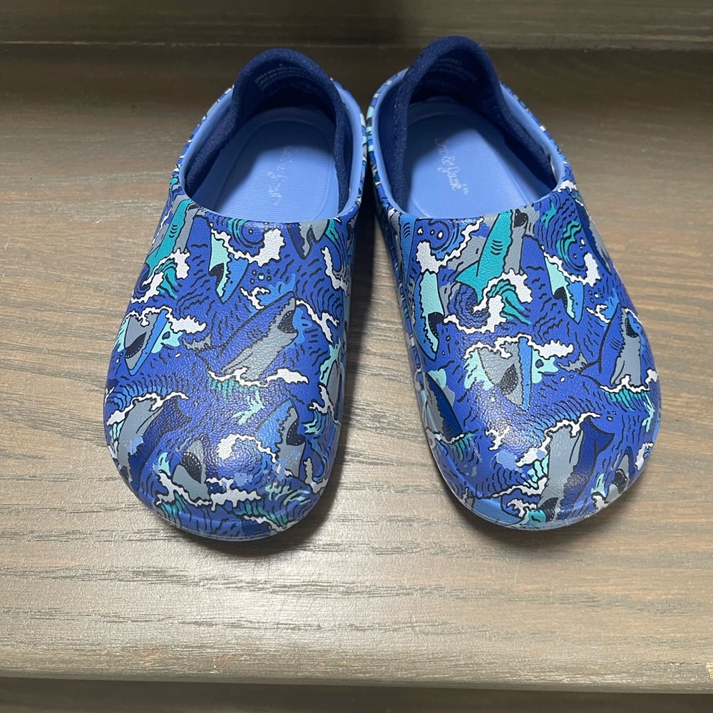 Cat & Jack Toddler Blue Shark Print Shoes in size 8